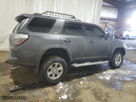 2022 Toyota 4Runner SR5 Premium with VIN JTENU5JR9N6087224, listed as a Copart auction lot 42132735 with 32,696 mi miles and Salvage Title. Bid and sale history available at carsss.com. Image 3.