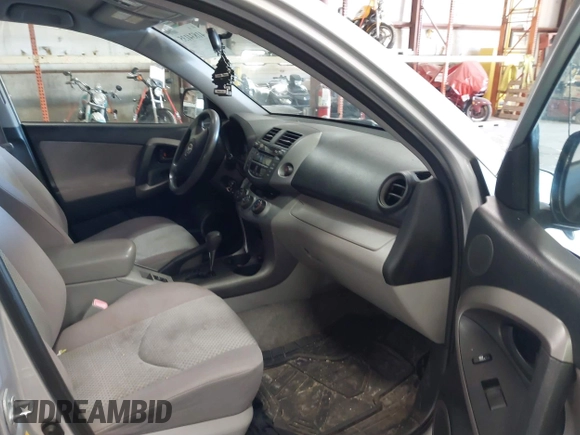 2006 Toyota RAV4 with VIN JTMZD33V766008946, listed as a IAAI auction lot 41834135 with Not Provided miles and . Bid and sale history available at DreamBid. Image 5.