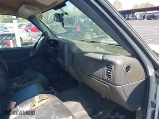 2004 Chevrolet Silverado 1500 Work Truck with VIN 1GCEC14X24Z194557, listed as a IAAI auction lot 42002678 with 116,877 mi miles. Bid and sale history available at carsss.com. Image 5.