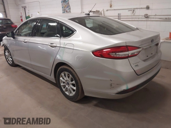 2018 Ford Fusion S with VIN 3FA6P0G71JR226550, listed as a IAAI auction lot 41811203 with 72,245 mi miles. Bid and sale history available at carsss.com. Image 3.