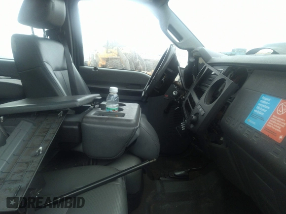 2011 Ford F-250 XL with VIN 1FT7W2BT6BEB41810, listed as a IAAI auction lot 38141033 with Not provided miles and . Bid and sale history available at DreamBid. Image 5.