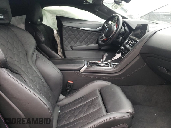 2020 BMW M8 z VIN WBSAE0C07LCD84777, wystawiony jako Copart lot #35876633 z przebiegiem Nie podano mil oraz . Historia ofert i sprzedaży dostępna na DreamBid. Obrazek 7.