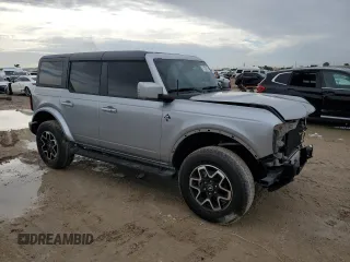 2024 Ford Bronco Outer Banks z VIN 1FMDE8BH6RLA98169, wystawiony jako Copart lot #51036615 z przebiegiem 3 859 mil mil oraz Szkoda całkowita • Salvage title. Historia ofert i sprzedaży dostępna na DreamBid. Obrazek 4.