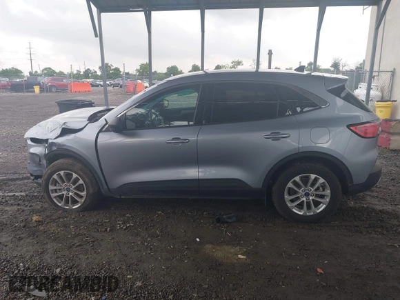 2022 Ford Escape SE with VIN 1FMCU0G66NUB41002, listed as a IAAI auction lot 42616921 with Not provided miles and . Bid and sale history available at DreamBid. Image 15.
