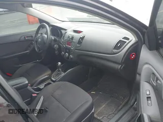 2012 Kia Forte EX with VIN KNAFU4A25C5623589, listed as a IAAI auction lot 42104501 with 273,270 mi miles. Bid and sale history available at carsss.com. Image 5.