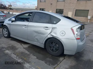 2010 Toyota Prius II with VIN JTDKN3DUXA0005068, listed as a IAAI auction lot 40957815 with 185,482 mi miles. Bid and sale history available at carsss.com. Image 3.