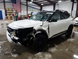 2022 Kia Seltos Nightfall with VIN KNDEUCA20N7291934, listed as a Copart auction lot 87064484 with 25,840 mi miles and Salvage Title. Bid and sale history available at carsss.com. Image 1.