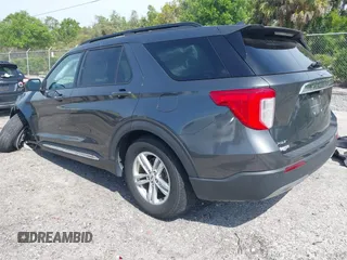 2020 Ford Explorer XLT with VIN 1FMSK7DH8LGC56664, listed as a IAAI auction lot 41934310 with 75,977 mi miles. Bid and sale history available at carsss.com. Image 3.