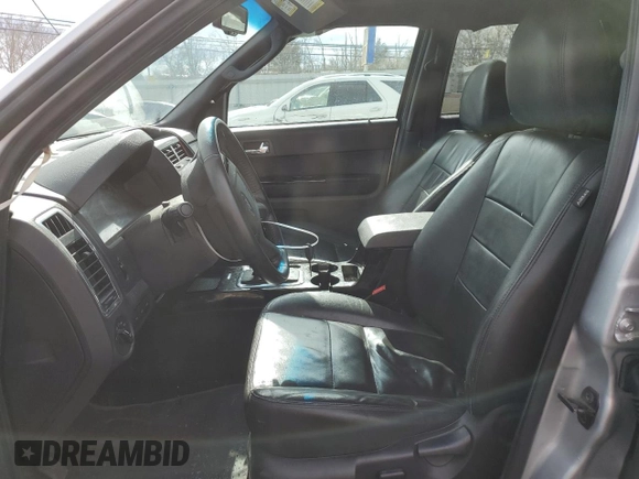 2011 Ford Escape Limited z VIN 1FMCU0E77BKA37976, wystawiony jako Copart lot #50186145 z przebiegiem Nie podano mil oraz Szkoda całkowita • Salvage title. Historia ofert i sprzedaży dostępna na DreamBid. Obrazek 7.