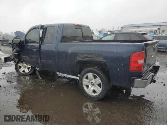2007 Chevrolet Silverado 1500 LT w/2LT with VIN 2GCEC190471716937, listed as a Copart auction lot 82030344 with Not Provided miles and Salvage Title. Bid and sale history available at carsss.com. Image 2.