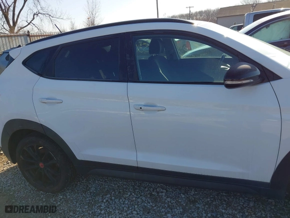 2017 Hyundai Tucson Value with VIN KM8J33A28HU533047, listed as a IAAI auction lot 41853087 with 74,238 mi miles. Bid and sale history available at carsss.com. Image 13.