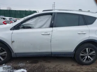 2017 Toyota RAV4 XLE with VIN 2T3RFREV4HW673525, listed as a IAAI auction lot 41503904 with 75,281 mi miles. Bid and sale history available at carsss.com. Image 14.