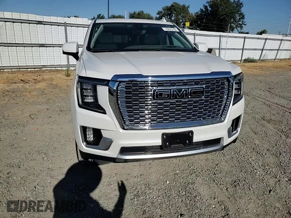 2021 GMC Yukon XL Denali with VIN 1GKS2JKL3MR178037, listed as a Copart auction lot 70825784 with 61,966 mi miles and Salvage Title. Bid and sale history available at carsss.com. Image 12.