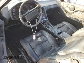 1984 Porsche 928 z VIN WP0JB0927ES862274, wystawiony jako Copart lot #75285934 z przebiegiem 97 509 mil mil oraz Tytuł czysty. Historia ofert i sprzedaży dostępna na DreamBid. Obrazek 8.