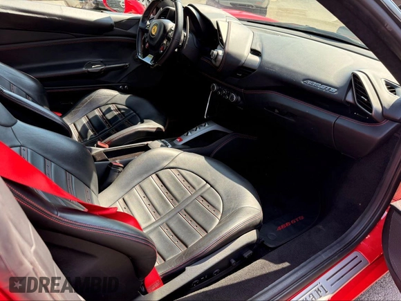 2017 Ferrari 488 z VIN ZFF79ALAXH0222413, wystawiony jako IAAI lot #42118566 z przebiegiem 35 175 mil mil oraz . Historia ofert i sprzedaży dostępna na DreamBid. Obrazek 5.