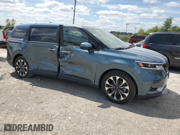 2024 Kia Carnival EX with VIN KNDNC5H31R6391064, listed as a Copart auction lot 68224534 with 12,792 mi miles and Salvage Title. Bid and sale history available at carsss.com. Image 4.