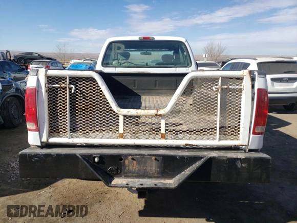2003 Ford Super Duty F-250 XL with VIN 1FTNX21P23EC77975, listed as a Copart auction lot 86924984 with 2,011,188 mi miles and Clean Title. Bid and sale history available at carsss.com. Image 6.