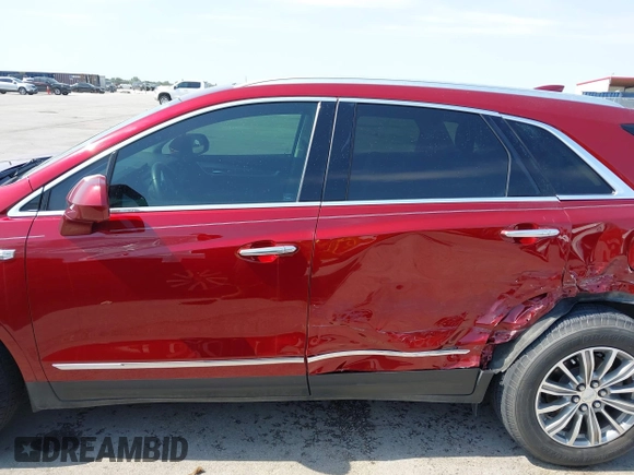 2017 Cadillac XT5 Luxury FWD z VIN 1GYKNBRS4HZ151581, wystawiony jako IAAI lot #42043322 z przebiegiem 120 598 mil mil oraz . Historia ofert i sprzedaży dostępna na DreamBid. Obrazek 14.