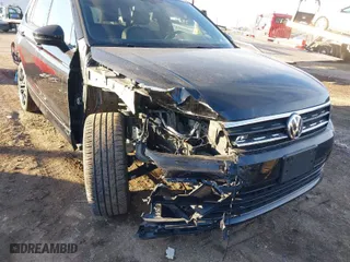2021 Volkswagen Tiguan SE with VIN 3VV2B7AX1MM111328, listed as a IAAI auction lot 41457622 with 30,236 mi miles. Bid and sale history available at carsss.com. Image 6.