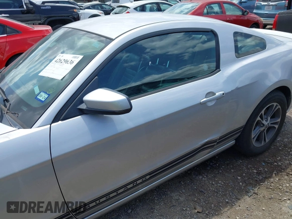 2013 Ford Mustang V6 with VIN 1ZVBP8AM7D5242049, listed as a IAAI auction lot 42629636 with 128,992 mi miles and . Bid and sale history available at DreamBid. Image 14.