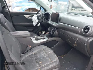 2023 Chevrolet Blazer LT с VIN 3GNKBJRSXPS206207, выставлен на аукционе IAAI как лот 41488978 с пробегом 16 393 миль миль и . История ставок и продаж доступна на DreamBid. Изображение 5.