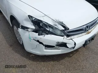 2007 Honda Accord VP z VIN 1HGCM56157A121420, wystawiony jako IAAI lot #42245867 z przebiegiem 70 440 mil mil oraz . Historia ofert i sprzedaży dostępna na DreamBid. Obrazek 6.