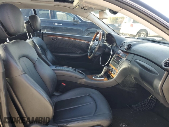 2006 Mercedes-Benz CLK 350 z VIN WDBTJ56H26F178744, wystawiony jako Copart lot #46032055 z przebiegiem 179 781 mil mil oraz Szkoda całkowita • Salvage title. Historia ofert i sprzedaży dostępna na DreamBid. Obrazek 10.