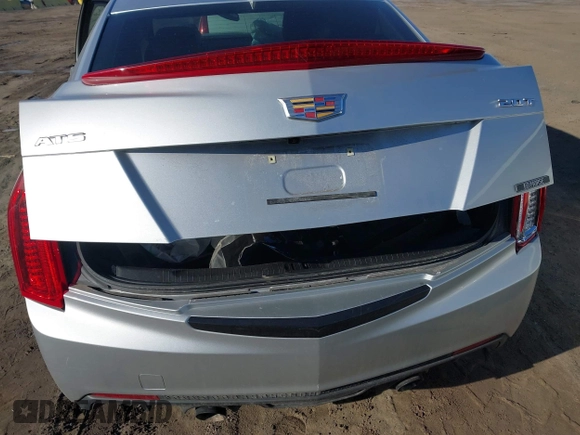 2018 Cadillac ATS RWD z VIN 1G6AA5RX7J0173114, wystawiony jako IAAI lot #41592867 z przebiegiem 50 393 mil mil oraz . Historia ofert i sprzedaży dostępna na DreamBid. Obrazek 20.