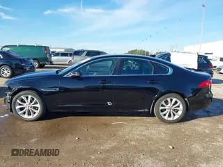 2019 Jaguar XF 25t Premium with VIN SAJBJ4FX5KCY78947, listed as a IAAI auction lot 41261473 with 68,891 mi miles. Bid and sale history available at carsss.com. Image 15.