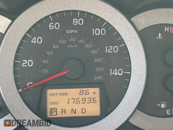 2008 Toyota RAV4 с VIN JTMBK33V585068272, выставлен на аукционе Copart как лот 59519525 с пробегом 176 936 миль миль и Чистый • Clean title. История ставок и продаж доступна на DreamBid. Изображение 8.