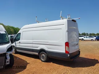 2021 Ford Transit Cargo z VIN 1FTBW3X88MKA42155, wystawiony jako IAAI lot #41988889 z przebiegiem 74 643 mil mil oraz . Historia ofert i sprzedaży dostępna na DreamBid. Obrazek 15.