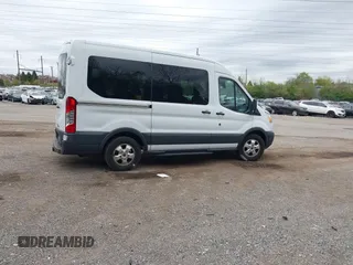 2017 Ford Transit Passenger XL z VIN 1FMZK1CM8HKA67270, wystawiony jako IAAI lot #42074459 z przebiegiem 50 461 mil mil oraz . Historia ofert i sprzedaży dostępna na DreamBid. Obrazek 4.