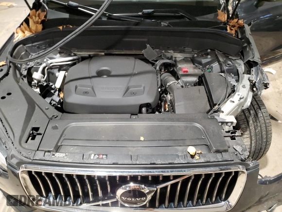 2021 Volvo XC90 Momentum with VIN YV4102PKXM1710558, listed as a Copart auction lot 83313424 with 40,759 mi miles and Salvage Title. Bid and sale history available at carsss.com. Image 14.