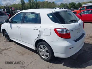 2010 Toyota Matrix S z VIN 2T1LE4EE5AC013649, wystawiony jako IAAI lot #42217121 z przebiegiem 130 356 mil mil oraz . Historia ofert i sprzedaży dostępna na DreamBid. Obrazek 3.