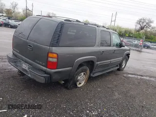 2002 Chevrolet Suburban LT with VIN 1GNFK16T92J210497, listed as a IAAI auction lot 41964048 with 208,752 mi miles. Bid and sale history available at carsss.com. Image 4.