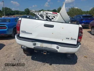 2007 Toyota Tacoma with VIN 3TMLU42N67M011352, listed as a IAAI auction lot 42572613 with Not provided miles and . Bid and sale history available at DreamBid. Image 16.