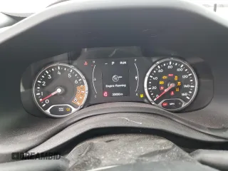2023 Jeep Renegade Latitude z VIN ZACNJDB13PPP31264, wystawiony jako Copart lot #57612585 z przebiegiem 33 030 mil mil oraz Szkoda całkowita • Salvage title. Historia ofert i sprzedaży dostępna na DreamBid. Obrazek 9.