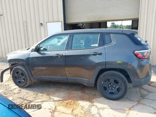 2018 Jeep Compass Sport с VIN 3C4NJCAB0JT233112, выставлен на аукционе IAAI как лот 42580222 с пробегом 96 280 миль миль и . История ставок и продаж доступна на DreamBid. Изображение 15.