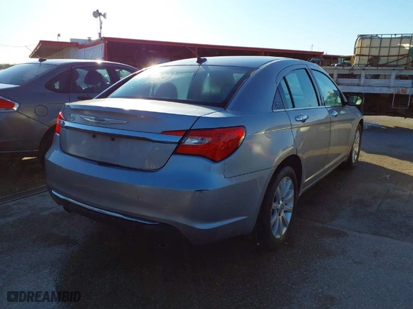 2013 Chrysler 200 Limited with VIN 1C3CCBCGXDN597972, listed as a IAAI auction lot 41839213 with 147,859 mi miles. Bid and sale history available at carsss.com. Image 4.