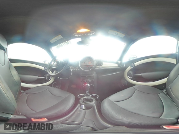2013 MINI Coupe z VIN WMWSX1C56DT507407, wystawiony jako Copart lot #48176045 z przebiegiem 110 616 mil mil oraz Szkody całkowita. Historia ofert i sprzedaży dostępna na DreamBid. Obrazek 13.