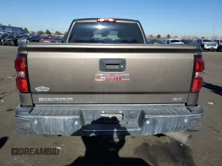 2015 GMC Sierra 3500HD SLT z VIN 1GT423E88FF189157, wystawiony jako Copart lot #84967694 z przebiegiem 137 147 mil mil oraz Czysty tytuł • Clean title. Historia ofert i sprzedaży dostępna na DreamBid. Obrazek 6.
