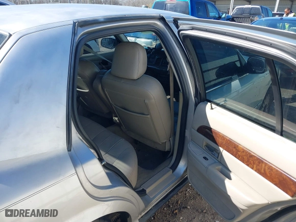 2007 Mercury Grand Marquis LS with VIN 2MEFM75V77X601170, listed as a IAAI auction lot 41517369 with 210,800 mi miles. Bid and sale history available at carsss.com. Image 8.