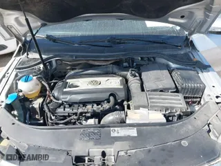 2010 Volkswagen CC Sport with VIN WVWML7AN1AE519333, listed as a IAAI auction lot 41552570 with 149,084 mi miles. Bid and sale history available at carsss.com. Image 10.
