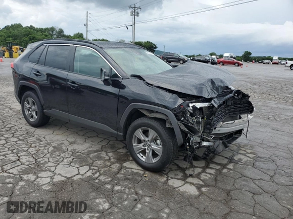2022 Toyota RAV4 XLE with VIN 2T3W1RFV8NW222612, listed as a Copart auction lot 60675335 with 63,446 mi miles and Salvage title. Bid and sale history available at DreamBid. Image 4.