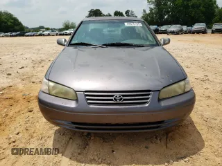 1999 Toyota Camry LE z VIN JT2BF22K5X0208248, wystawiony jako Copart lot #59916165 z przebiegiem 329 883 mil mil oraz Szkoda całkowita • Salvage title. Historia ofert i sprzedaży dostępna na DreamBid. Obrazek 5.