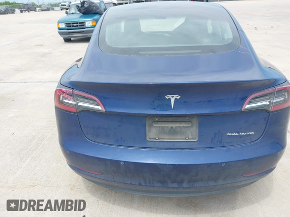 2022 Tesla Model 3 Long Range z VIN 5YJ3E1EB2NF246443, wystawiony jako IAAI lot #42179219 z przebiegiem Nie podano mil oraz . Historia ofert i sprzedaży dostępna na DreamBid. Obrazek 16.