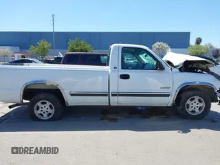 2000 Chevrolet Silverado 1500 with VIN 1GCEC14VXYE374932, listed as a IAAI auction lot 41981576 with 1 mi miles. Bid and sale history available at carsss.com. Image 14.