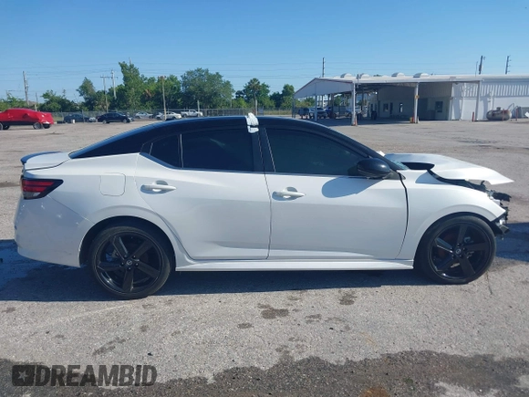 2022 Nissan Sentra SR with VIN 3N1AB8DV4NY287460, listed as a IAAI auction lot 39641396 with 31,281 mi miles. Bid and sale history available at carsss.com. Image 14.