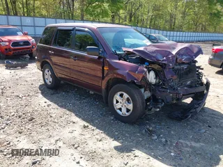 2007 Honda Pilot LX with VIN 5FNYF18177B017698, listed as a IAAI auction lot 41995853 with 192,923 mi miles and . Bid and sale history available at carsss.com. Image 1.