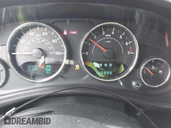 2014 Jeep Wrangler Unlimited Sport with VIN 1C4BJWDG6EL239378, listed as a IAAI auction lot 42073392 with 120,999 mi miles. Bid and sale history available at carsss.com. Image 7.